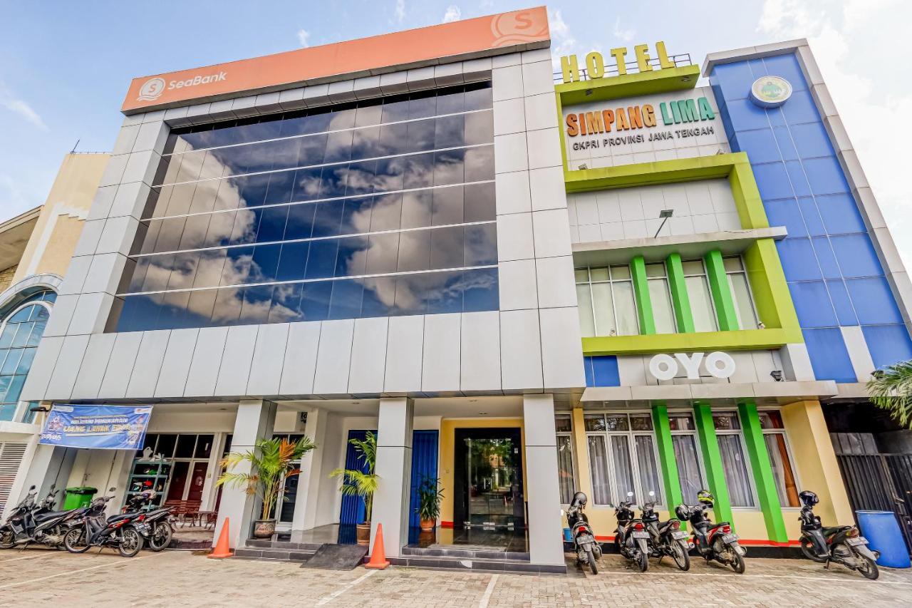 Oyo 91036 Hotel Simpang Lima Gkpri Semarang Eksteriør bilde