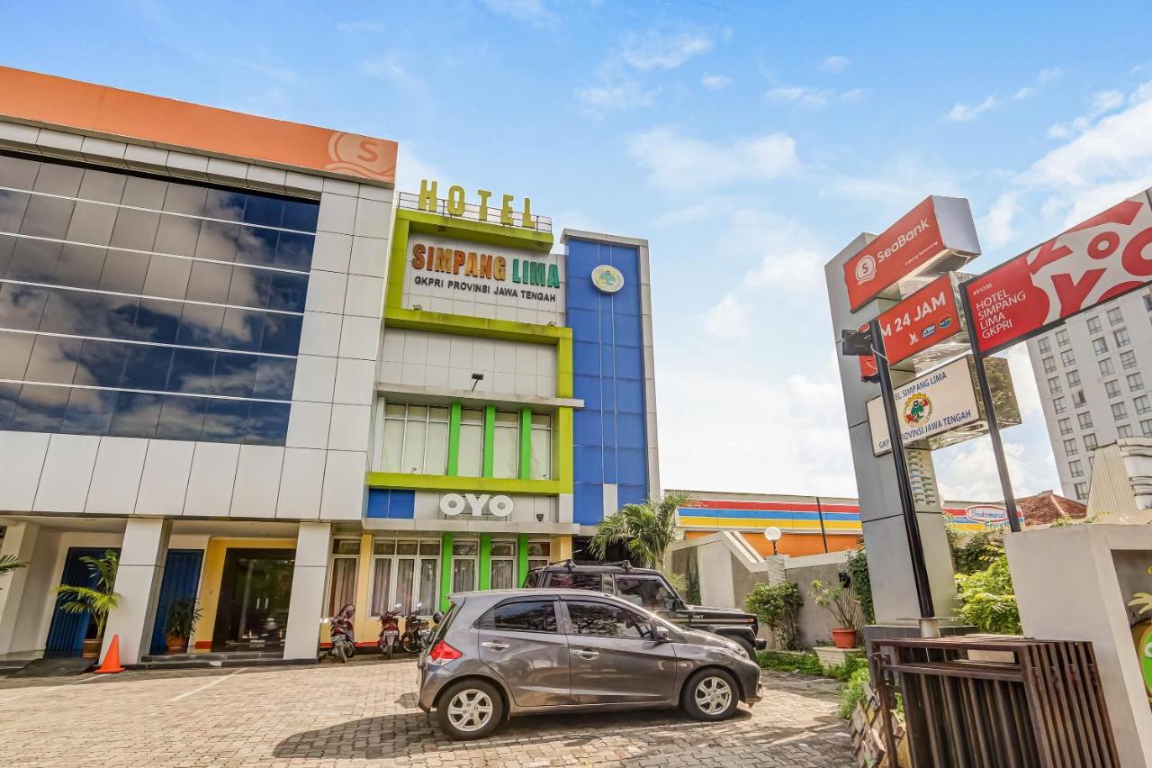 Oyo 91036 Hotel Simpang Lima Gkpri Semarang Eksteriør bilde